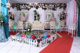 Oleh karena itu panggung harus disesuaikan dengan tema dan naskah drama. Platform Properti Terlengkap Dan Kumpulan Desain Rumah 50 Dekorasi Pelaminan Yang Bisa Jadi Referensi Kamu Desain Rumah Minimalis Desain Rumah Idaman Desain Rumah Sederhana Desain Interior Rumah Desain Exterior Rumah Furniture