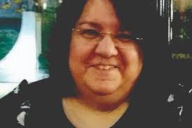 Ela tinha muitas dores": Família de professora que morreu indignada com  sistema