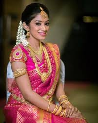 The bengali bridal makeup with bold kohl eyes is very distinctive from south indian elegant classy makeup. Aesthetic South Indian Bridal Makeup Looks For The Wedding Season 2021