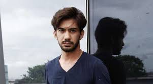 Diketahui, reza rahadian dahulunya memeluk agama kristen. Beda Agama Dengan Keluarga Besar Reza Rahadian Tetap Teguh Pada Iman