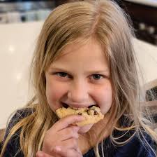 Niki Hill (@theworldofniki)