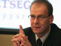 Tigriscica karmolásai: december 2010