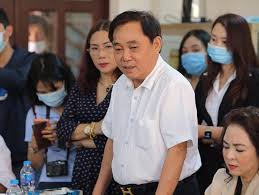 Người ta không chỉ thấy được góc khuất của người đàn ông cả đời. 5pjv Zsjec3yzm