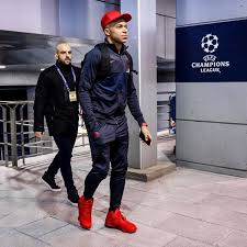 Page officielle de kylian mbappé. Lebron 17 Red Carpet Of Kylian Mbappe On The Account Instagram Of K Mbappe Spotern