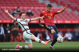 Iniesta se aposenta da seleção espanhola após eliminação na copa. 1hwjx3ygbxltvm