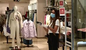 Από την μια, ο γενικός γραμματέας εμπορίου και προστασίας του καταναλωτή. Madata Gr Anoigma Katasthmatwn Apo Deytera 18 Ianoyarioy E3airesh Oi Kokkines Perioxes Pote Anoigoyn Ekklhsies