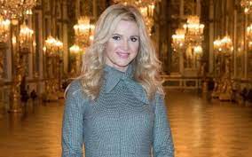 Na všechno sociálních sítích po boku svého manžela, na oficiálních akcích. Monika Babisova Married Husband Children Net Worth Facts Wiki Bio