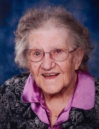 Linda Grabau's Instagram, Twitter & Facebook