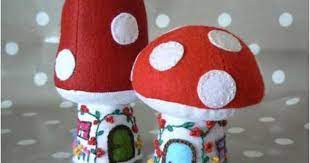 Toadstool Cottage And Mushroom House Free Pattern And Tutorial Pin Cushions Patterns Stuffed Mushrooms Mushroom House