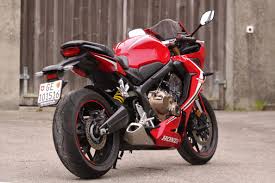 The cbr650r has honed its racetrack dna for aggressive road performance. Honda Cbr 650 R 2019 Unter Dem Radar Im Test Fahrbericht Onemorelap Com Der Schnellste Schweizer Autoblog