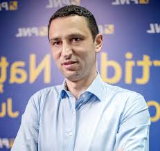 Victor Popescu (PNL): Ruşine, Dane! Îl şi promovezi în echipa USR de la  nivel naţional!