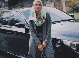 Barisan pelakon dia menantu rahsia akasia tv3. Biodata Aisya Hasnaa Pelakon Drama Dia Menantu Rahsia Iluminasi