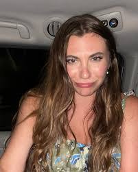 Jacqueline Niles's Instagram, Twitter & Facebook