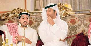 قصة مسلسل امينه حاف تتحول حياة أمينة إلى صراع دائم بعد اكتشافها إخفاء طليقها لمبلغ كبير من المال، في حين تدخل زوجات فارس في صراع أخر بعد زواجه من سكرتيرته فتنشأ بين الضرائر العديد من الخلافات، مع تواجدهن في منزل واحد. Ø§Ù„Ø·Ù„ÙŠØ­ÙŠ Ù„Ù€ Ø§Ù„Ù‚Ø¨Ø³ Ø£Ø¹Ø§Ù†ÙŠ Ù…Ù† Ø²ÙˆØ¬Øª ÙŠ Ø§Ù„Ø§Ø«Ù†ØªÙŠÙ† Ø¯Ø±Ø§Ù…ÙŠØ§