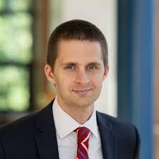 Robert Oldham's Instagram, Twitter & Facebook