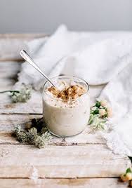 Mousse Glacee Au Chocolat Blanc Aux Epices D Automne Aux Poires Caramelisees Trois Fois Par Jour Recipe Food Seasonal Food Desserts
