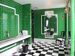 Wall Cover Metro Tiles Laid In Bathroom Kitchen Color Ideas For Authentic Looks Walldecorstyle New Fliesen Verlegen Kuche Farbideen Kuche Schwarz Weiss