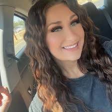 Who's hiring? I'm looking for a position in house cleaning or the  restaurant industry. Any info helps. Thank you!!