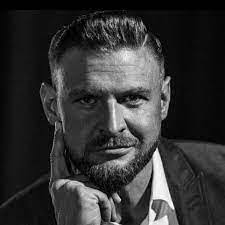 Chris Kron's Instagram, Twitter & Facebook