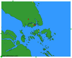 تقع سنغافورة على الطرف الجنوبي لشبه جزيرة الملايو في جنوب شرق آسيا ، بين المحيط الهندي وبحر الصين الجنوبي ، وتقع سنغافورة بين أجزاء من ماليزيا وإندونيسيا ، وتتميز بمناخ حار ورطب وغابات مطيرة استوائية ، ساعد موقع سنغافورة المدينة على النمو لتصبح. Ù…Ø·Ø§Ø± Ø³Ù†ØºØ§ÙÙˆØ±Ø©