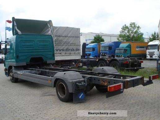 Mercedes Benz 823-2005 Cab & Chassis Truck