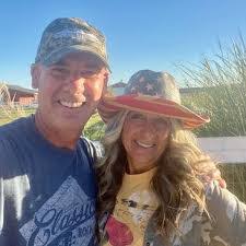 Gina Catania's Instagram, Twitter & Facebook