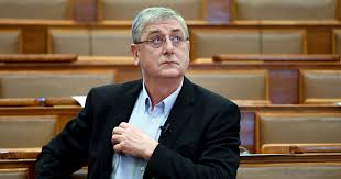That would hand gyurcsány a parliamentary caucus, which would entitle his party to government funding and a great deal more flexibility in parliament debates. Index Belfold Gyurcsany Ferenc Szerint Orban Viktor Nem Is A Kinai Vakcinat Kapta Meg