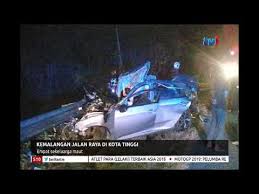 Jalan raya ialah jalan besar atau main road yang menghubungkan satu kawasan dengan kawasan yang lain. S10 Kemalangan Jalan Raya Di Kota Tinggi 7 Feb 2019 Youtube