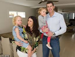 Born on 1st november, 1978 in perth, australia, he is famous for australian army soldier, and a recipient of the victoria cross for australia (vc), the highest award in the australian honours system. How Wife Of Sas Soldier Ben Roberts Smith Fought Her Own Battles Before War Crime Claims Daily Mail Online