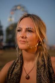 Shelby Buck's Instagram, Twitter & Facebook