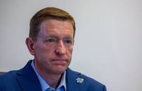 Renuncia Brad Dean, el principal oficial ejecutivo del DMO