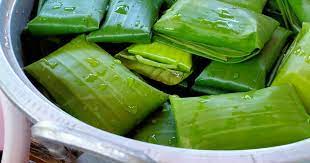Hingga kini, daun pisang masih digunakan sebagai pembungkus, tapi penggunaannya terbatas dan kebanyakan untuk makanan tradisional. 703 Resep Kue Bungkus Daun Pisang Enak Dan Sederhana Ala Rumahan Cookpad