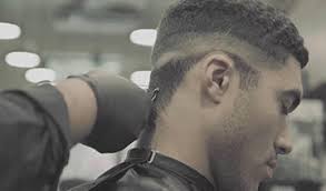 Between the different top men's fade haircuts and the hairstyles that look good with a fade, you'll find everything you need to know before your next visit to the barbershop! How To Do A Low Fade Haircut Sebastian Professional