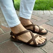 Olukai Shoes Olukai Upena Brown Leather Strappy Flat Sandals 9 Poshmark Glavnayazhenschinyobuvsandalii na ploskoy podoshveolukaiupena olukai. olukai upena brown leather strappy flat sandals 9