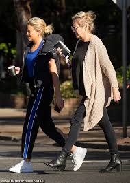 Curious adventures and cautionary tales of a former. Bachelor Star Holly Kingston Dresses Down In A Puffer Jacket As She Runs Errands Pakkikhabar