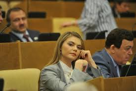 С 2007 по 2014 год спортсменка состояла в партии «единая россия» и была депутатом государственной думы пятого созыва. Jxlzyprcqlprlm