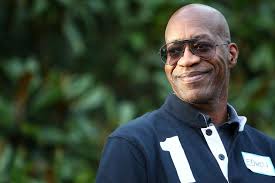 Olympic track star owns one-of-a-kind selfie