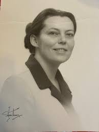 Tracy Benfield's Instagram, Twitter & Facebook