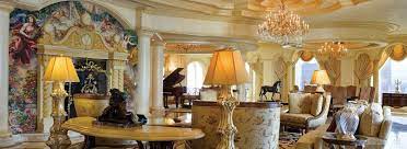 Lvh Verona Sky Villa Incorporating Old World Venice Into Every Detail The Verona Sky Villa Is Adorned With Impo Las Vegas Suites Vegas Hotel Las Vegas Hilton