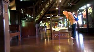 Batu nisan yang dipercayai dibina menggunakan batu laterit berusia lebih 500 tahun itu ditemui kontraktor ketika menjalankan kerja. Muzium Kesultanan Melayu Melaka Youtube