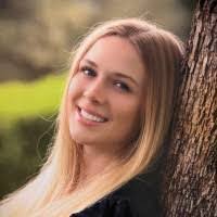 Maxine Hood's Instagram, Twitter & Facebook