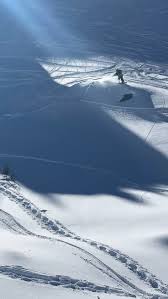 Nature’s playground ❄️ @cowboyyen , #differentbydesign #nideckersnowboards  #whoisned