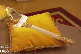 It is said to possess magical powers. áœáœ‹ áœŽ On Twitter The Introduction Of Metalworking Naturally Lead To The Development Of Metal Weapons Like The Iconic Keris The Keris Or Kris Is What Comes To Mind When We Think Of