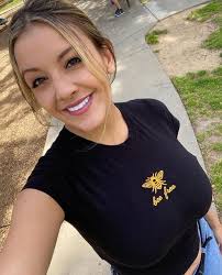 Pls if you have any to send me your picture for Singles Request for me to  post you, pls try to send unedited or unfiltered pic. What some of you send  to