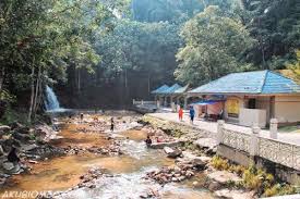Air terjun bogor yang sedang hits di kalangan traveler dengan pemandangan curug sangat indah airnya deras, bersih dingin suasananya sejuk bagi yang sedang mencari detinasi wisata air terjun di bogor dengan panorma alam terbaik airnya bersih, bening dan suasananya menyejukan, kami telah. Air Terjun Serendah Kepala Air Brotherhood Rawang Facebook