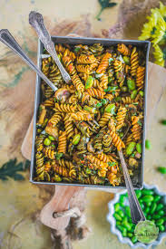 The best thai green curries are made with a thai green curry paste recipe! Indian Pasta Recipe One Pot Vegan Curry Pasta Dish