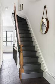 Relooker Un Escalier Faut Il Le Peindre En Blanc Ou En Noir Peinture Escalier Escalier Peint Escalier
