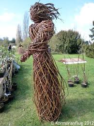 P1050473 Weiden Gartendekor Gartenkunst