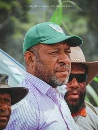 Man tok kainkain lo governor lo FB tasol lo hia lo graun lo ples Jiwaka em  powerful tumas . He is retaining his seat so tintin na toktok . Most fb  commenters