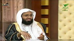 هل يجب تغطية القدمين للمراة عند خروجها ــالشيخ عبدالعزيز الفوزان Youtube